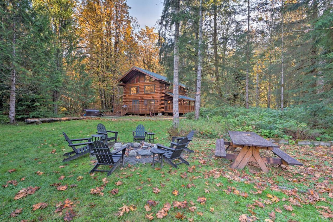 Riverfront Gold Bar Log Cabin Near Stevens Pass! Buitenkant foto